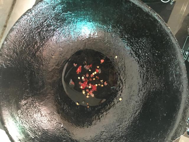酸辣粉怎么做在家简单做配料（酸辣粉怎么做视频教程）