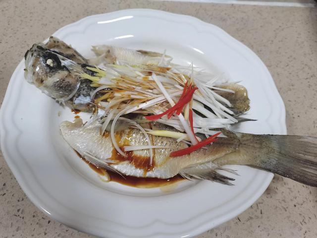 清蒸鱼做法和步骤家常做法（清蒸鱼做法视频）
