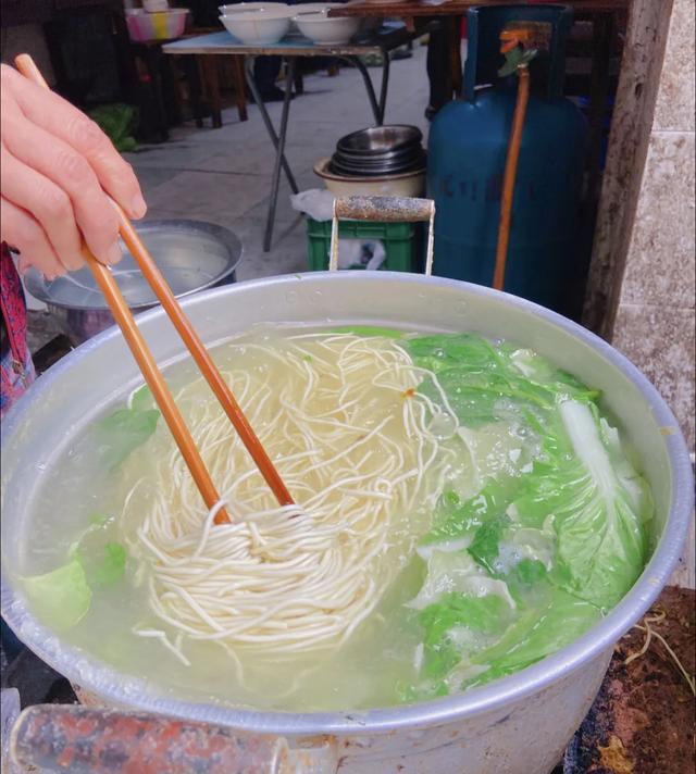 炸酱面的做法最正宗的做法（炸酱面的做法 家常）