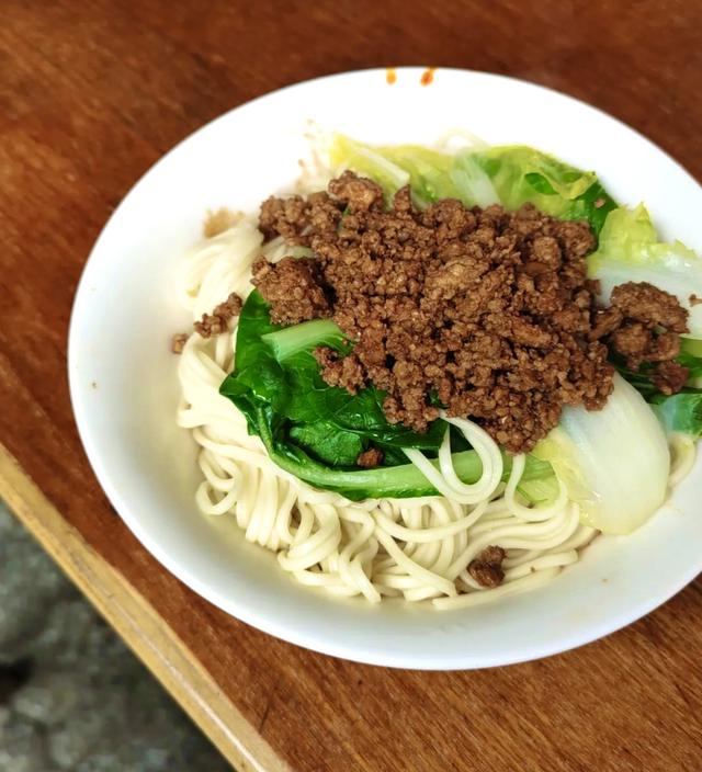 炸酱面的做法最正宗的做法（炸酱面的做法 家常）
