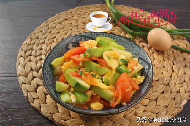 午餐菜谱大全100道（中午午餐菜谱大全）