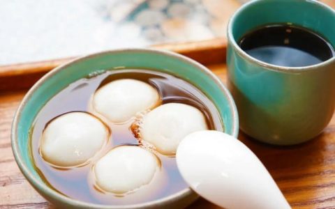汤圆的做法步骤（汤圆冷水煮还是热水煮）