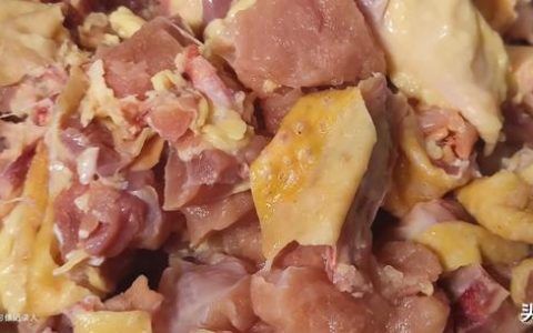 辣子鸡怎么炒好吃又简单家常的步骤（辣子鸡是哪里的菜）