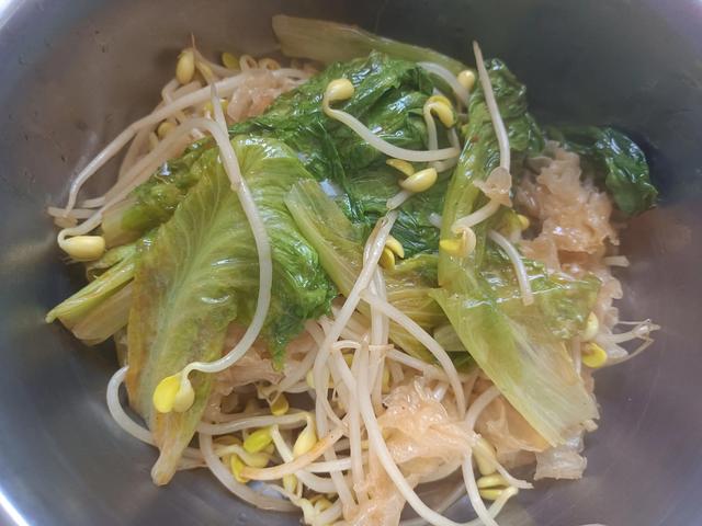 水煮肉片的家常做法及配料（水煮肉片需要哪些食材）