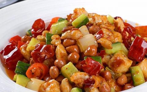 宫爆鸡丁最简单的家常做法步骤窍门宫爆鸡丁的材料作文（宫爆鸡丁最简单的家常做法步骤窍门宫爆鸡丁的材料腐竹）