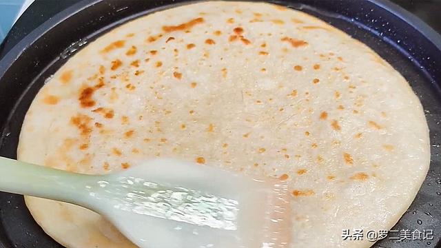 烙饼怎么和面做又软又好吃窍门（烙饼怎么和面做又软又好吃视频）