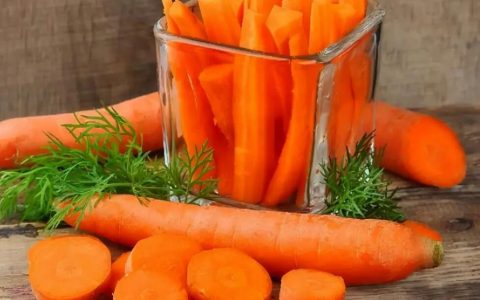 虾仁炒胡萝卜的做法（牛肉炖胡萝卜的做法）