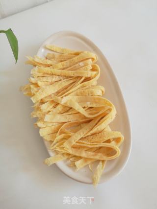 凉拌蛋皮木耳的做法步骤：4