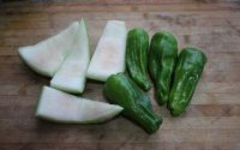 炒糖醋青椒西瓜皮做法